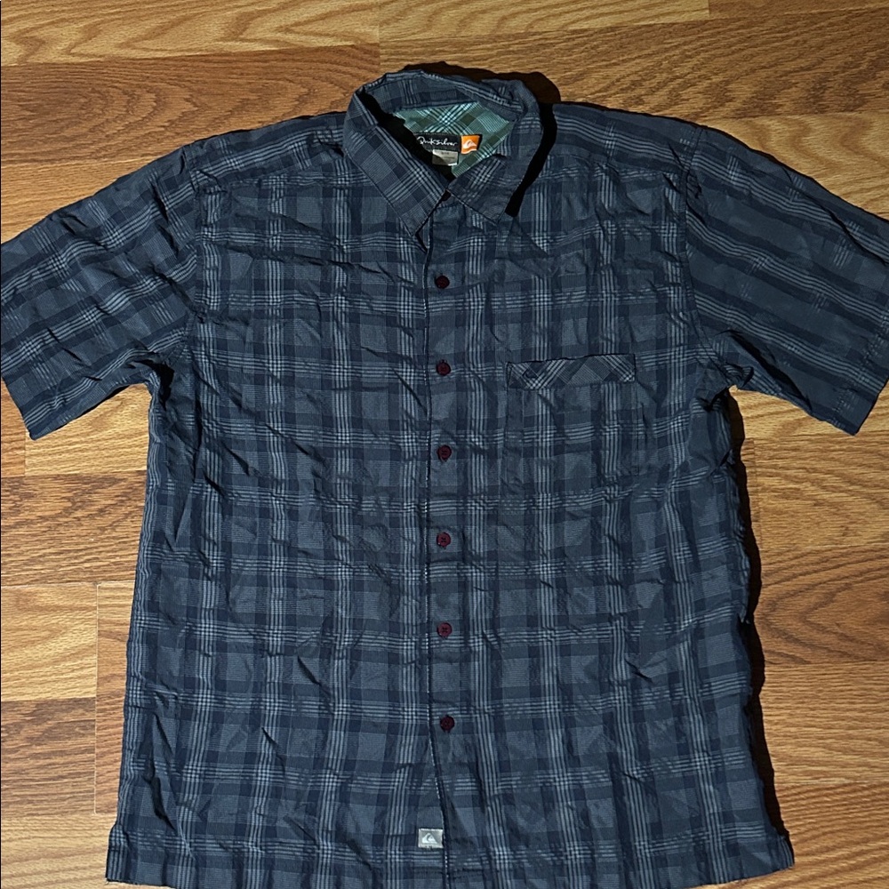 Quiksilver Men's Casual Button Down Shirt - Dark Plaid